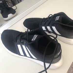 Black Adidas Tennis Shoes